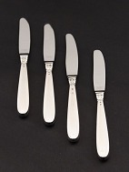 Karina knives