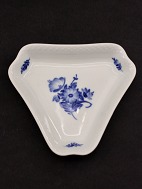 Blue flower dish