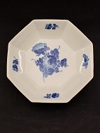 ROYAL COPENHAGEN Blue Flower dish 10/8624