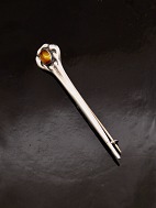 Stick brooch 830 silver with amber