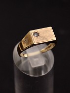 8 carat gold ring  with zircon