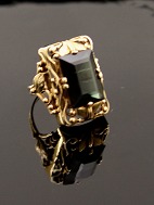 N E From 14 carat gold ring with tourmaline
