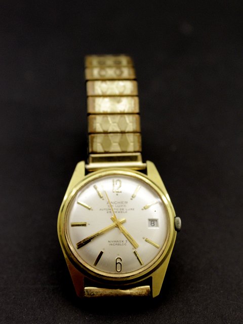 Ancher De Luxe Automatic 25 Jewels wristwatch sold