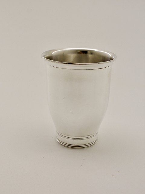 Silver beaker H. 9.5 cm. 830 silver sold