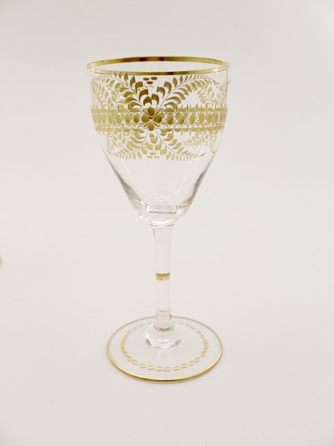 Wine glass with gold