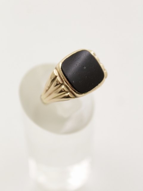 14 carat gold ring size 59 with carnelian sold