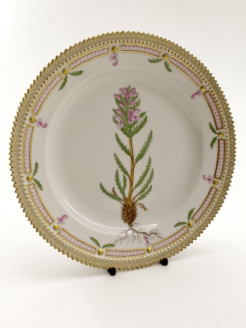 Royal Copenhagen Flora Danica plate 20/3550