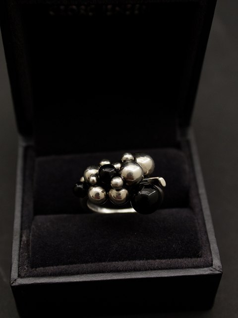 Georg Jensen sterling silver Moonlight Grapes ring med sort onyx solgt