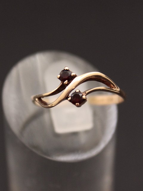 8 carat gold ring size 56 with garnets