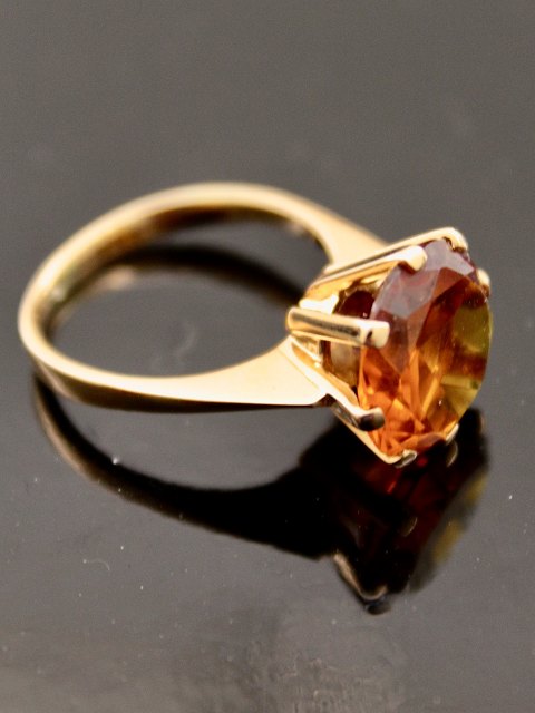 14 carat gold ring size 53 with large citrine