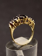 8 karat guld ring  med granater