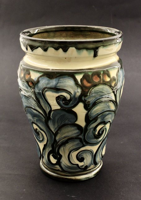 Danico ceramic vase