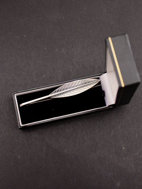 Karl Gustav Hansen feather brooch #134