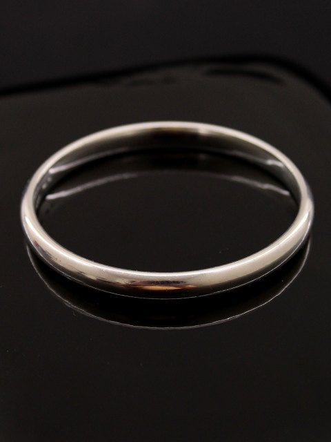 Sterling silver bangle