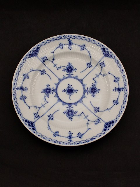 Royal Copenhagen blue fluted half lace plate 1/572