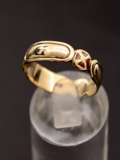 14 carat gold lodge ring