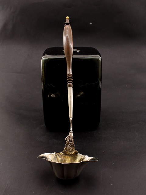 Punch spoon