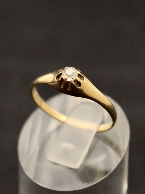 14 karat guld ring med diamant